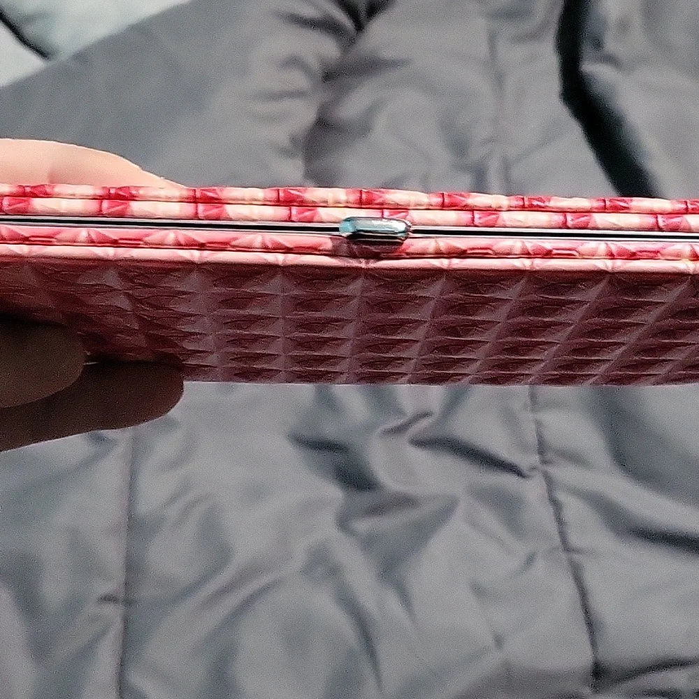 Pink Wallet - Picture 2 of 4